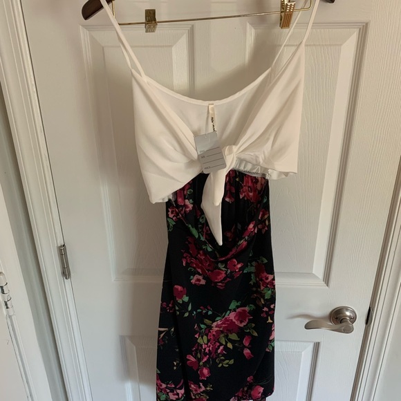 Dress - Picture 2 of 2